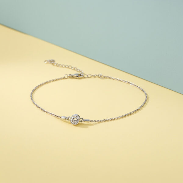 Solitaire Brilliant Round Diamond Adjustable Bracelet